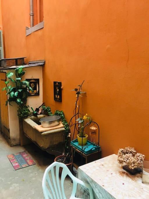 Loft D Artistes Avec Patio Au Port De Nice Luaran gambar